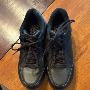 New Balance womens 10D Rollbar graphite Black Sneakers